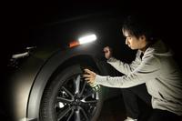 ＬＥＤスティックライト充電式３００ｌｍ　充電器付き