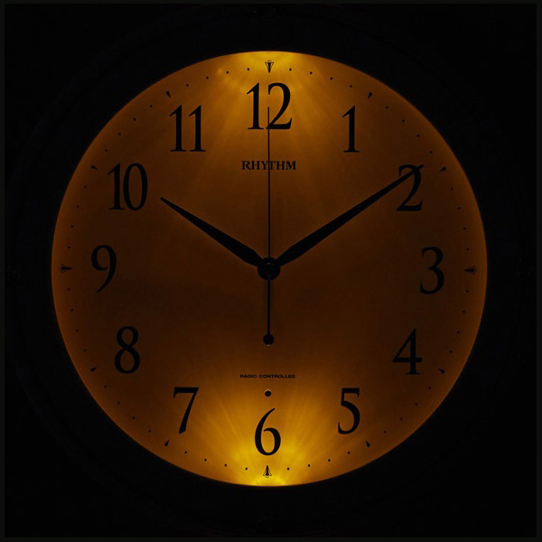 電波時計 掛け時計 暗所自動点灯ライト 直径33.5cm 木枠(MDF) ピュアライトマローン