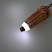 ペンシルタイプの眉シェーバー　ホワイト