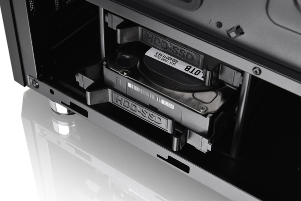 ミドルタワー型PCケース Versa H26 Black /w casefan