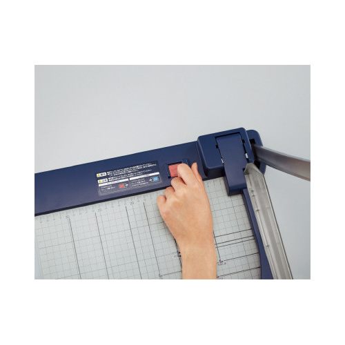 ペーパーカッター（押し切り式）　Ａ３