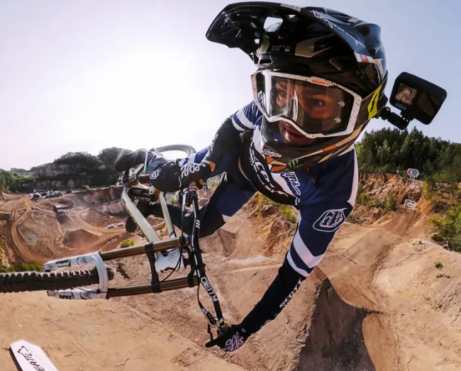 ヘルメットフロント + サイドマウント