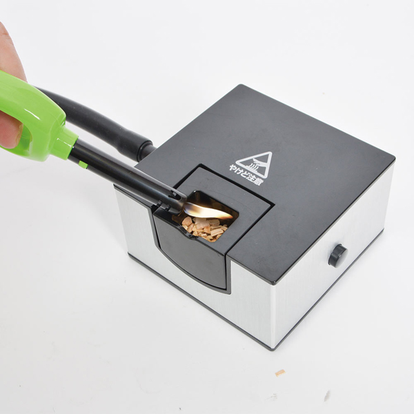 おうちで簡単「卓上燻製器」