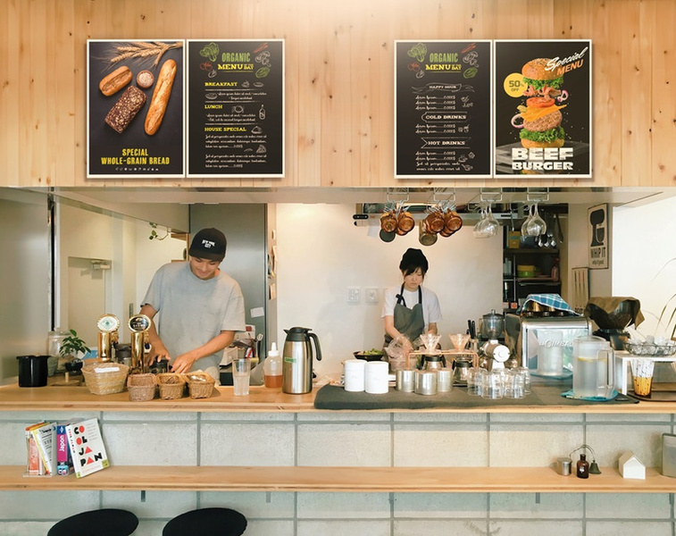 A2サイズ電子ペーパーディスプレイ「ePoster」カラーモデル/解像度2160×3060/USB Type-C入力端子/白/スピーカー無/縦・横設置/センドバック1年保証