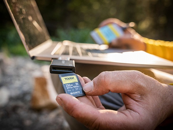 SDXC UHS-II メモリーカード Class10 512GB