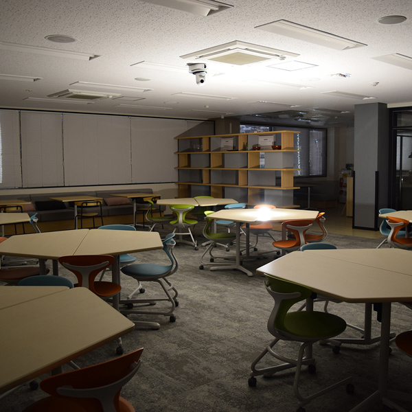 どこでも発電 ソーラーチャージャーセット 5.4Wタイプ/バッテリー1800mAh/LED付