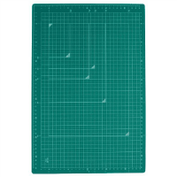 カッターマット　Ａ３　ＧＲ　ＣＳ－Ａ３　緑