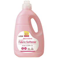 柔軟剤　ライオンソフターＥＸ　本体　２Ｌ