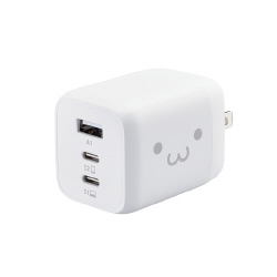 タイプＣ充電器　６５Ｗ　Ｃ×２　Ａ×１　ホワイト顔