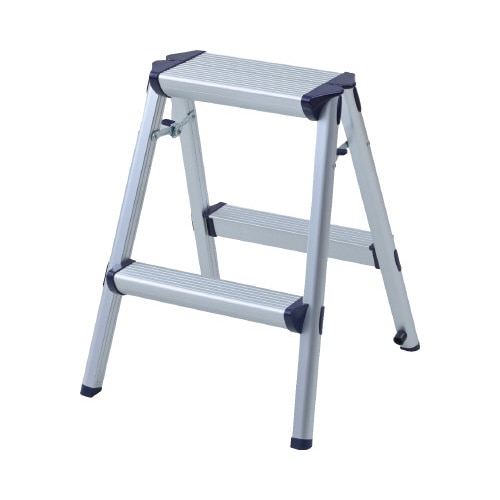 樹脂取っ手付きで開け閉め簡単　アルミ踏み台２段