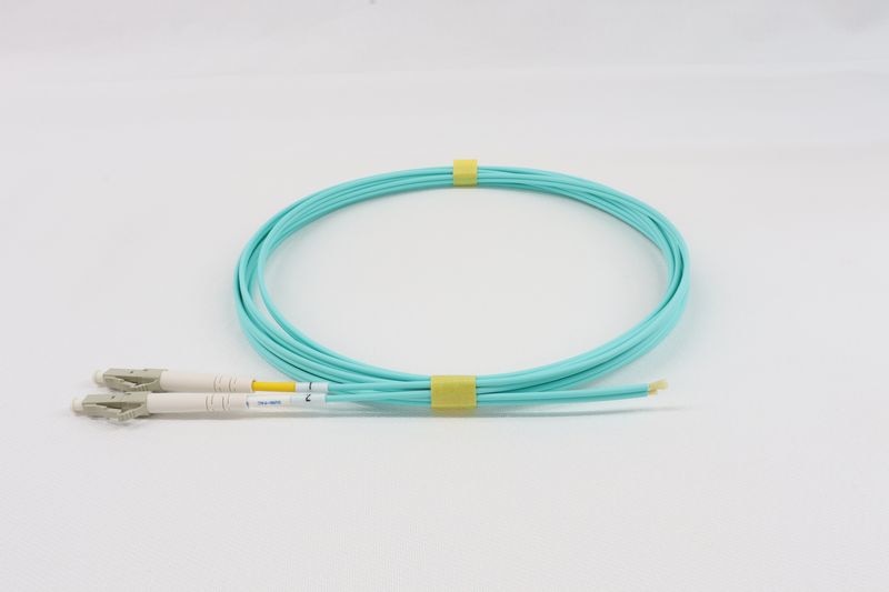 10G光パッチコード GI50 OM3 2芯メガネ 片端LC 3m アクア