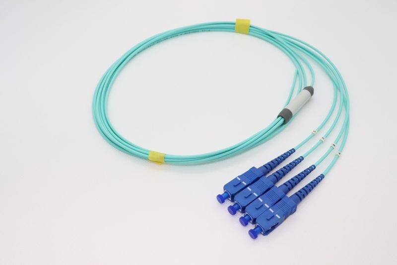 10G光パッチコード GI50 OM3 4芯FO 片端SC 1.5m アクア