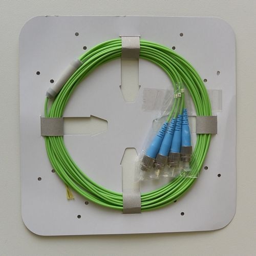 マルチモード光パッチコード GI50 OM2 4芯FO 片端FC 3m 若草色