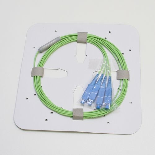 マルチモード光パッチコード GI50 OM2 4芯FO 片端SC 1m 若草色