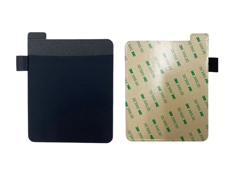 マルチポケット～ピタッと貼り付けピタッとフィット～ばらつきがちなガジェットをまとめて/約115x140x3mm