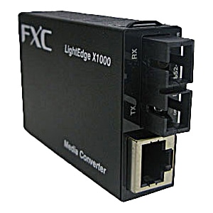 10BASE-T/100BASE-TX to 100BASE-FX メディアコンバータ（SC、SMF 30km）