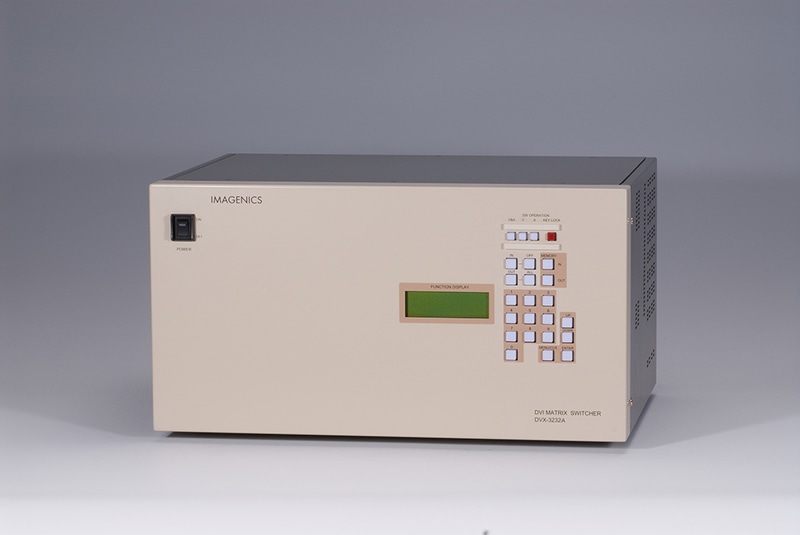 32入力16出力DVIマトリックススイッチャー（HDCP対応）