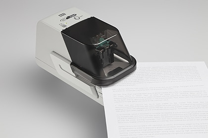 電子ホッチキス・フラットクリンチタイプ/とじ枚数:2～70枚