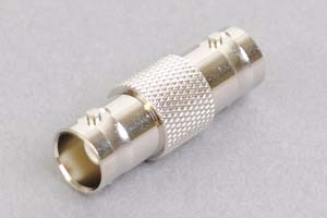 同軸コネクタ用中継アダプタ BNCメス-BNCメス（インピーダンス50Ω）