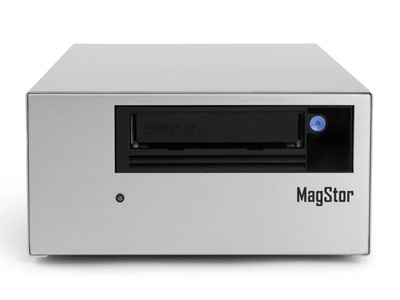 LTO-9 Thunderbolt / USB4 AIR 外付テープドライブ
