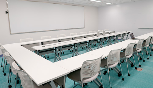 最大30名の広い会議室でも使える